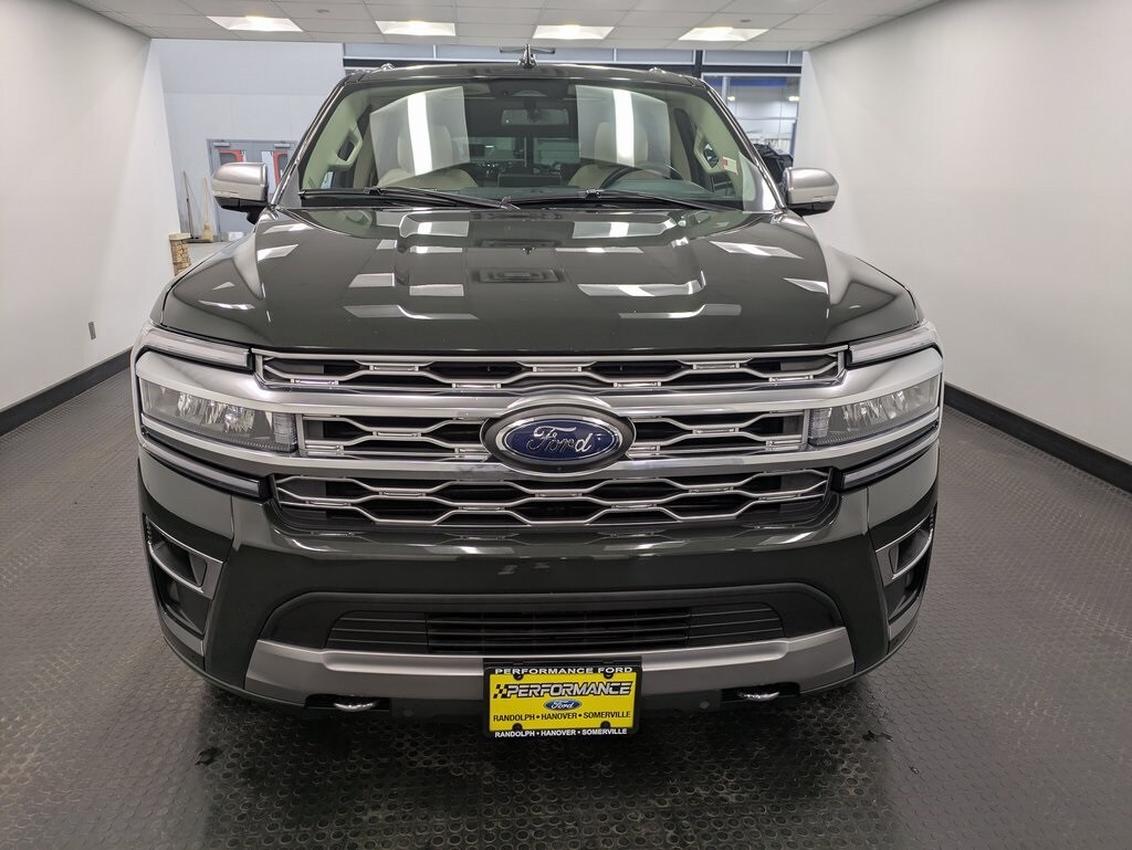 2022 Ford Expedition MAX Platinum photo 2