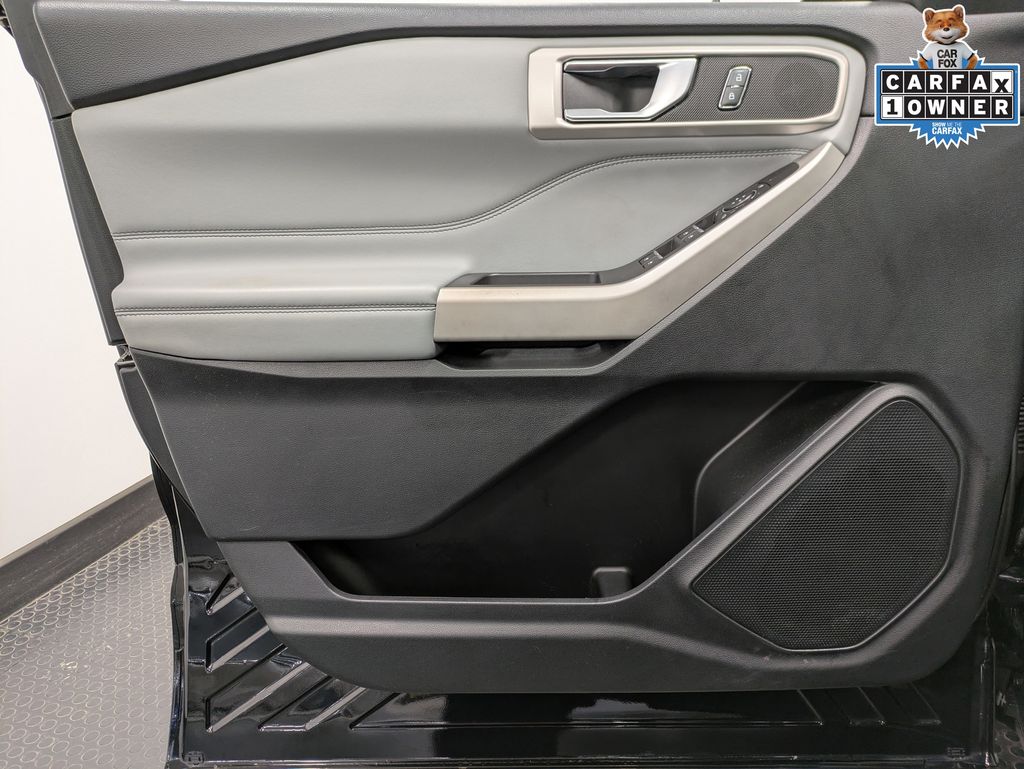 2022 Ford Explorer XLT photo 3