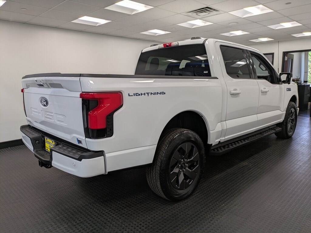 2024 Ford F-150 Lightning photo 4