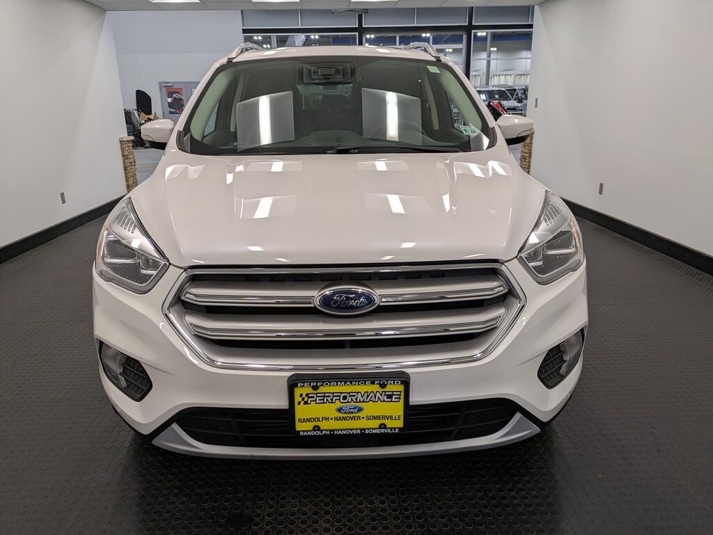 2019 Ford Escape Titanium photo 2