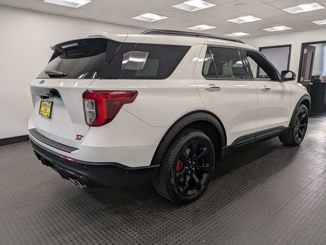 2022 Ford Explorer ST photo 4