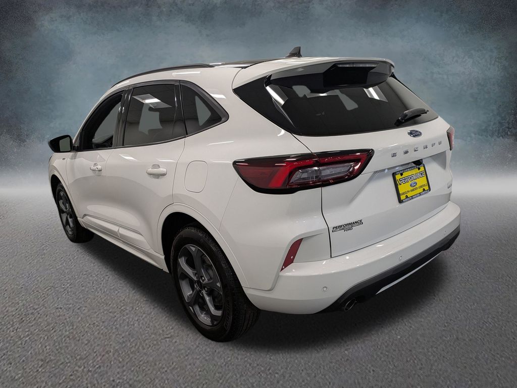 2024 Ford Escape ST-Line photo 6