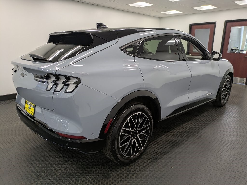2024 Ford Mustang Mach-E Premium photo 4