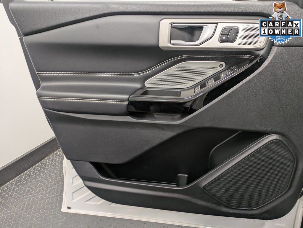 2022 Ford Explorer ST photo 3