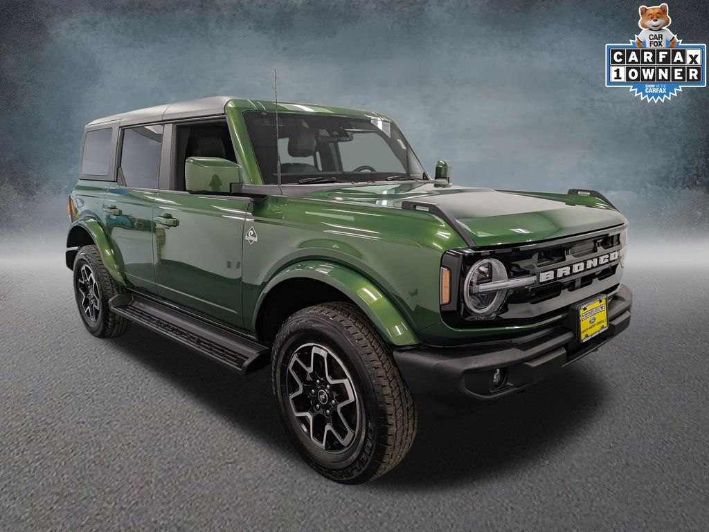 2025 Ford Bronco Outer Banks photo 2