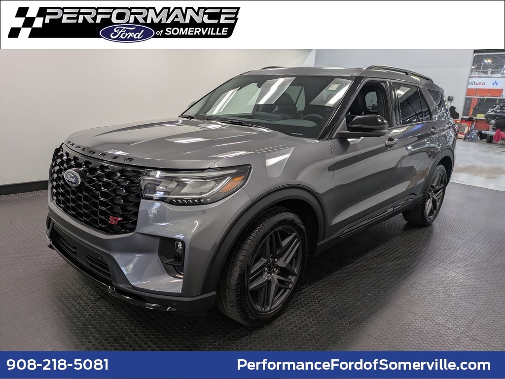 2025 Ford Explorer ST's photo