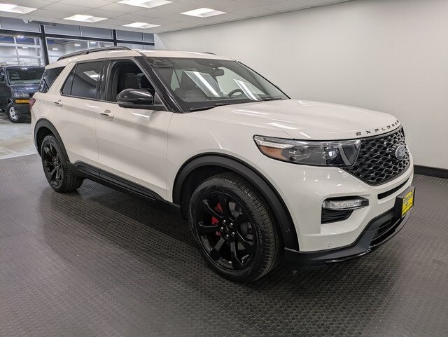 2022 Ford Explorer ST photo 3