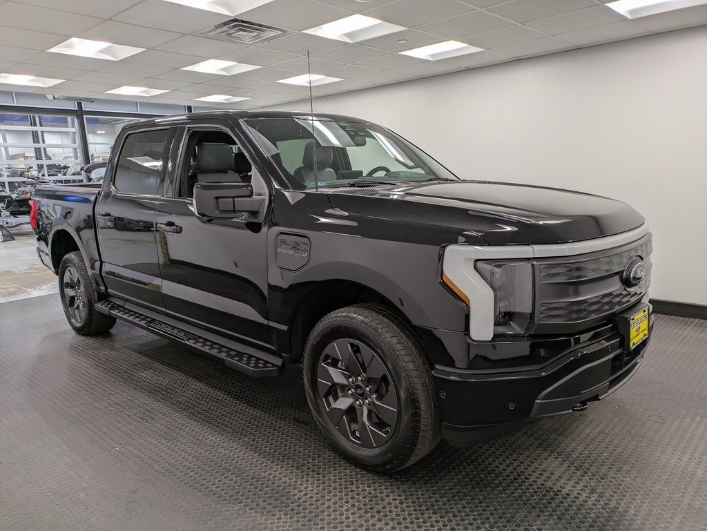 Used 2022 Ford F-150 Lightning Lariat Truck