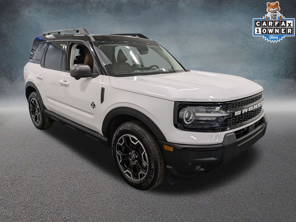 2025 Ford Bronco Sport Outer Banks photo 2