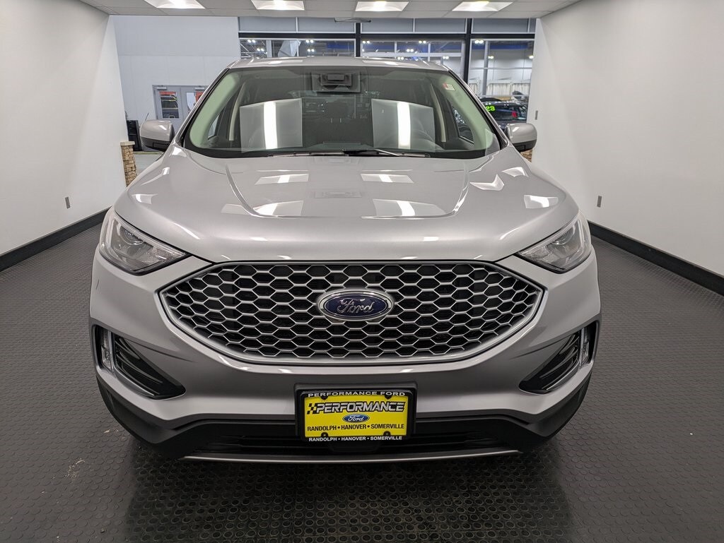 2023 Ford Edge SEL photo 2