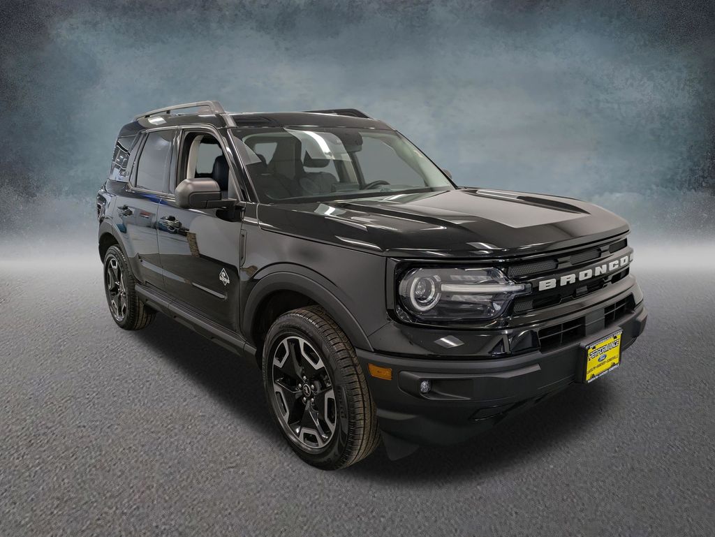 2021 Ford Bronco Sport Outer Banks photo 3
