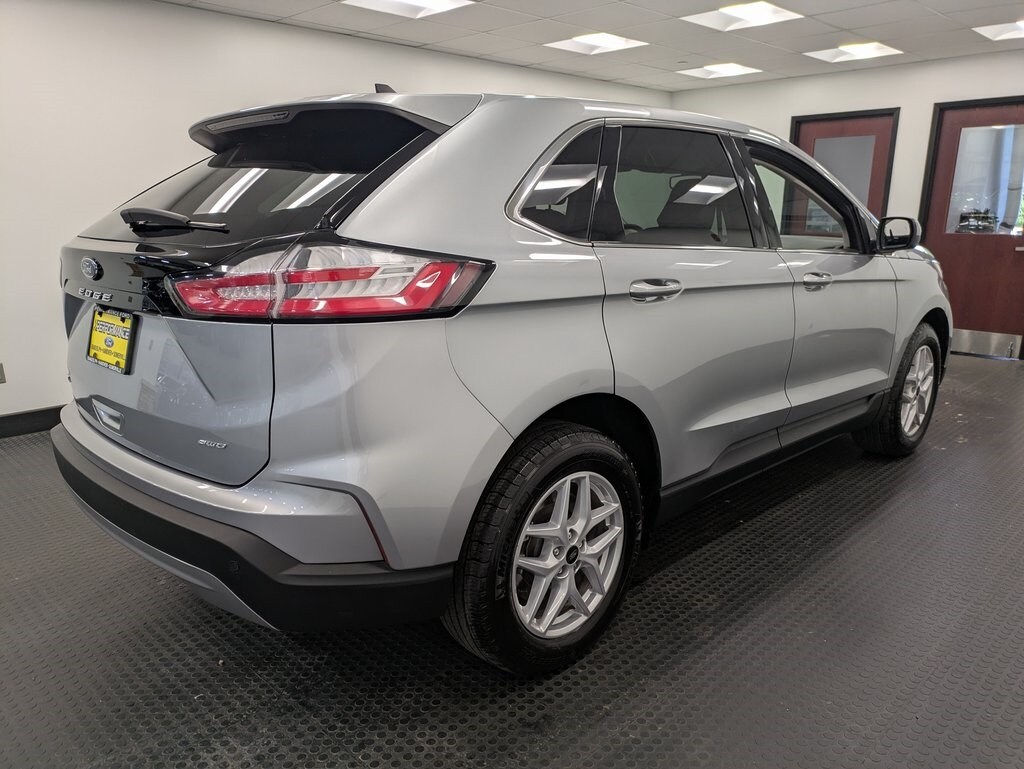 2023 Ford Edge SEL photo 4