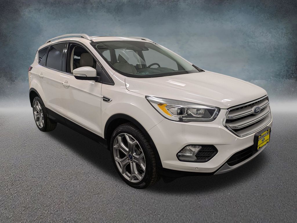 2019 Ford Escape Titanium photo 2