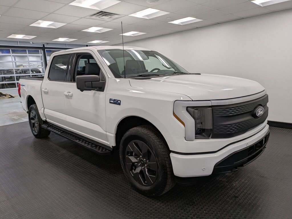 2024 Ford F-150 Lightning photo 3