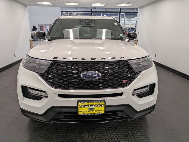 2022 Ford Explorer ST photo 2