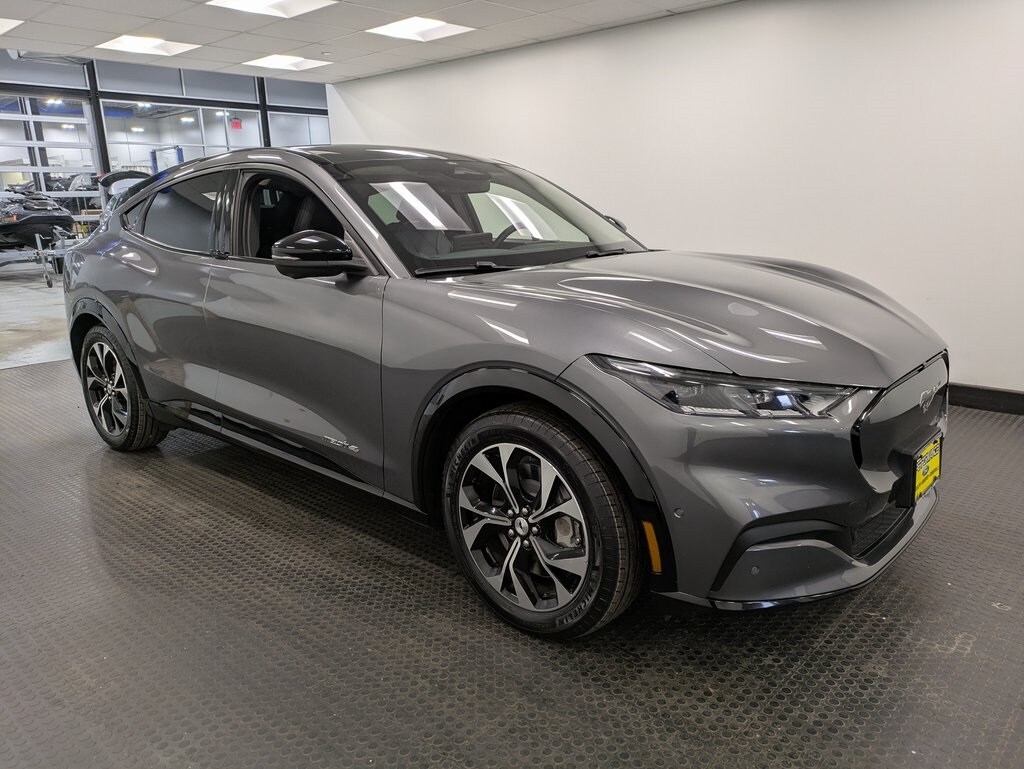 2021 Ford Mustang Mach-E Premium photo 3