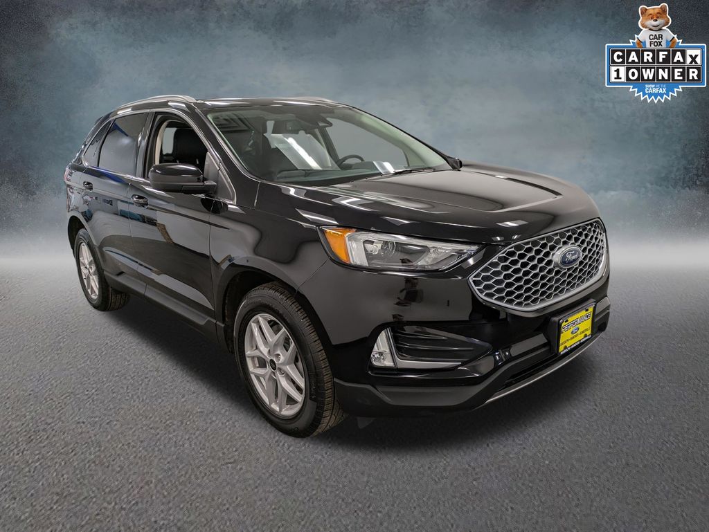 2023 Ford Edge SEL photo 3
