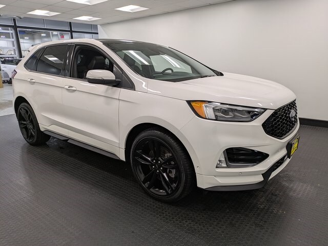 2022 Ford Edge ST photo 3