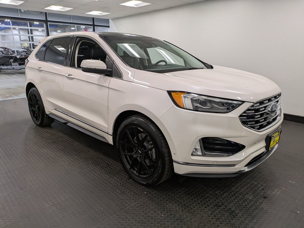 2019 Ford Edge Titanium photo 3