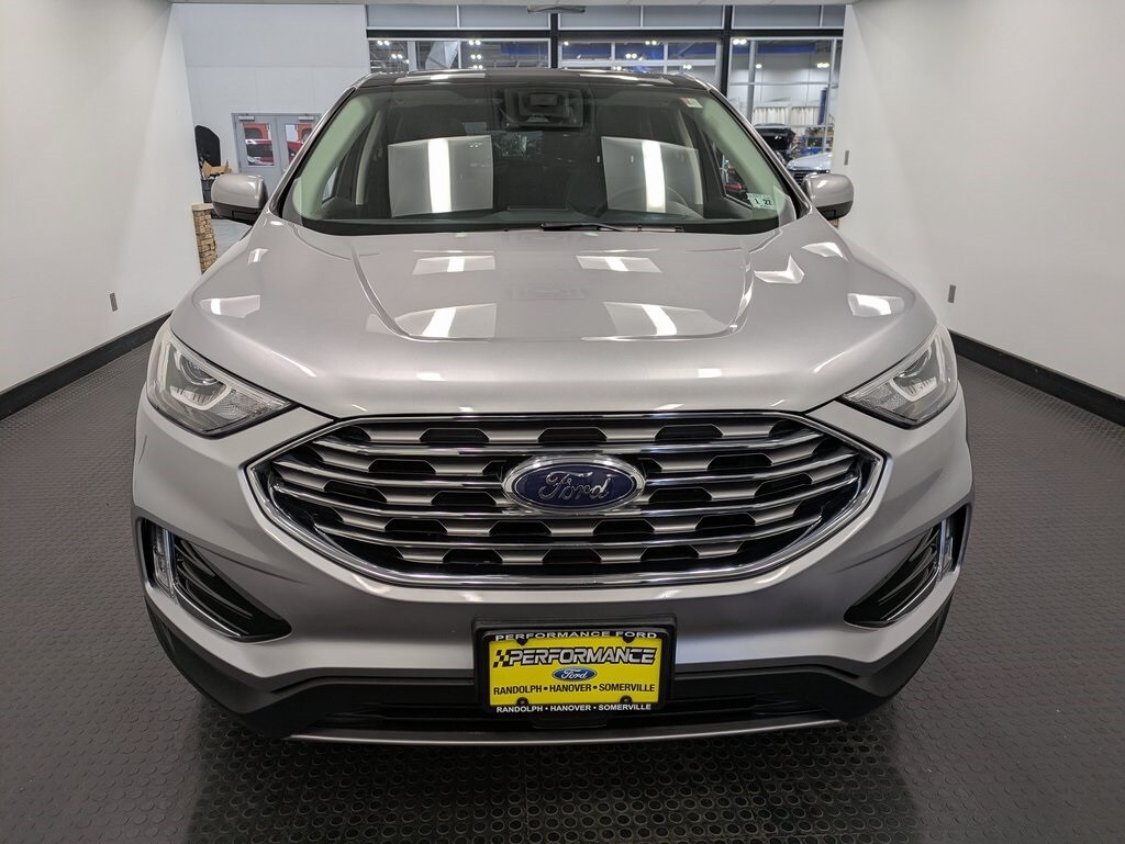 2022 Ford Edge SEL photo 2