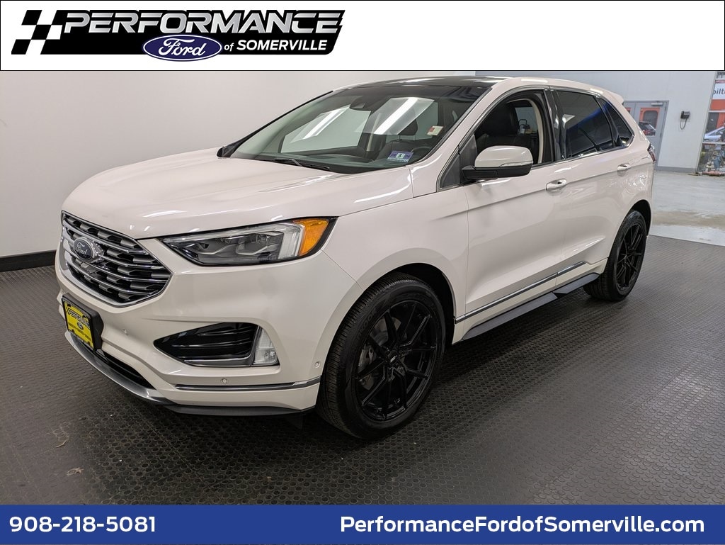 2019 Ford Edge Titanium's photo