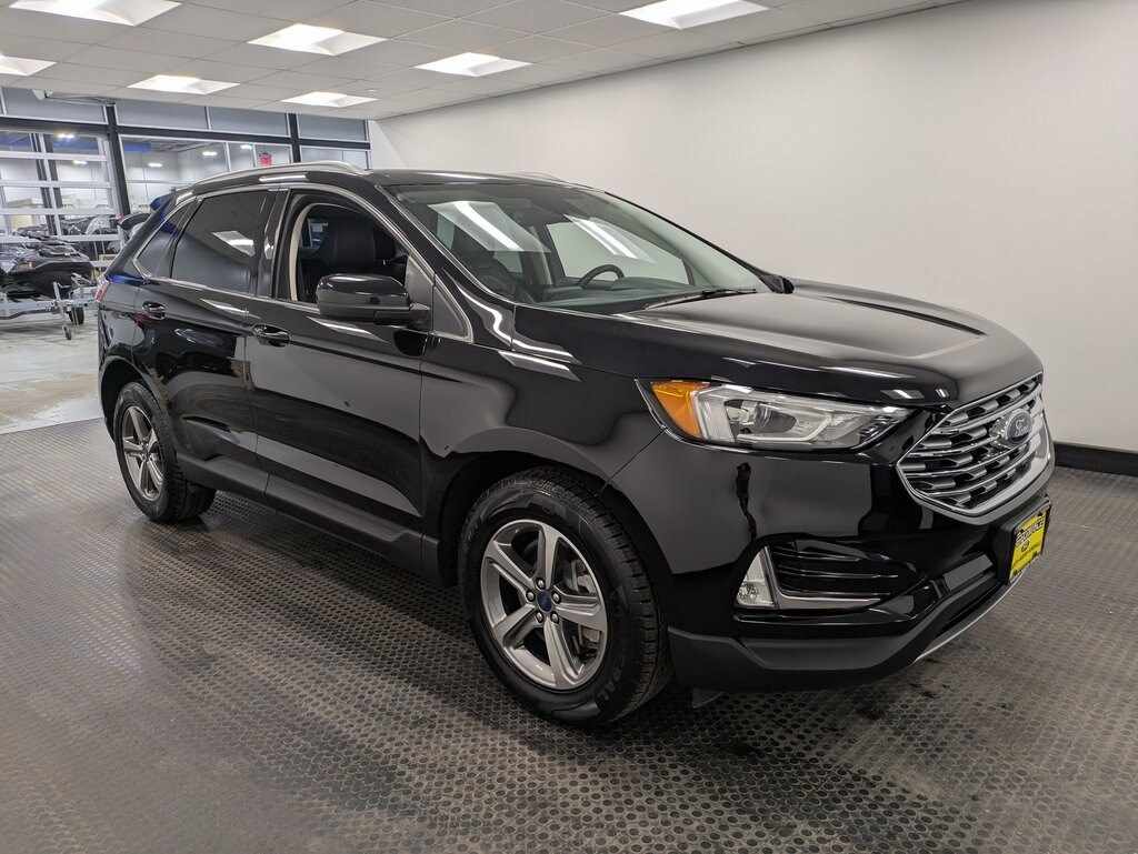 2022 Ford Edge SEL photo 3