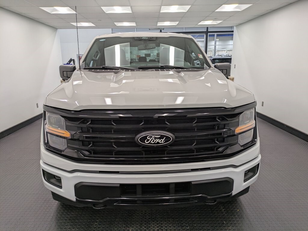 2024 Ford F-150 XLT photo 2