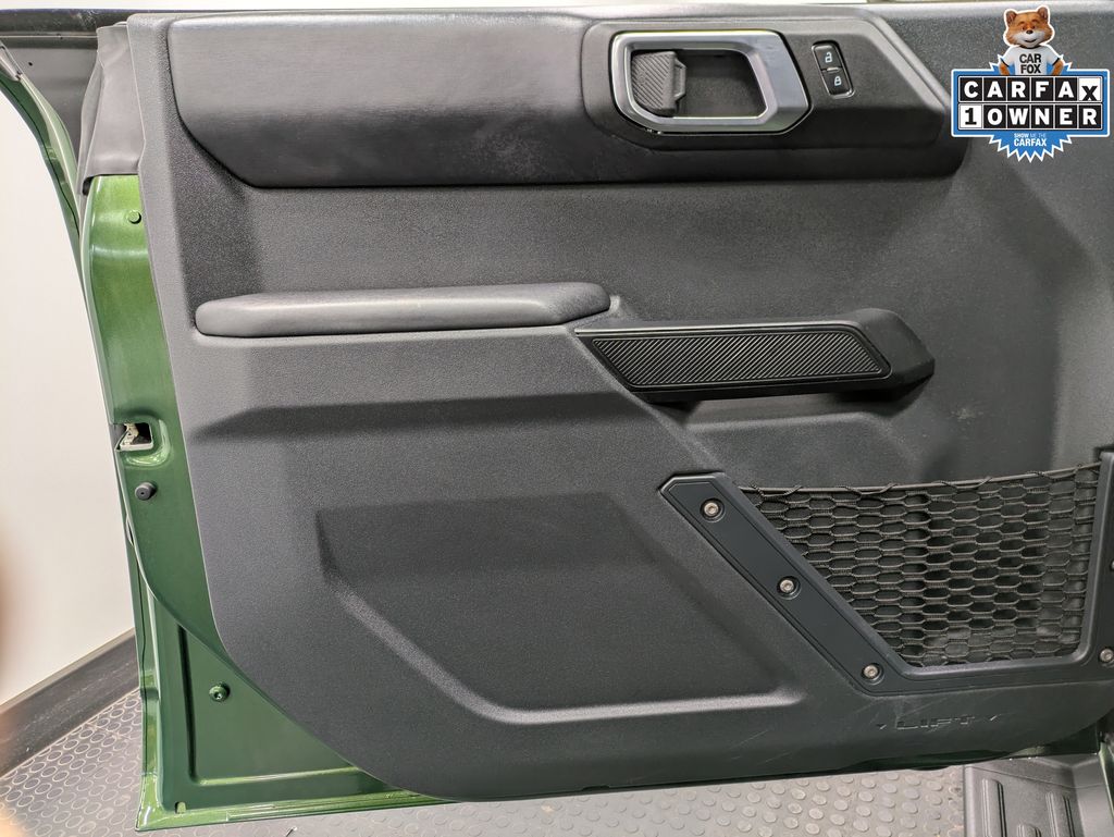 2025 Ford Bronco Outer Banks photo 3