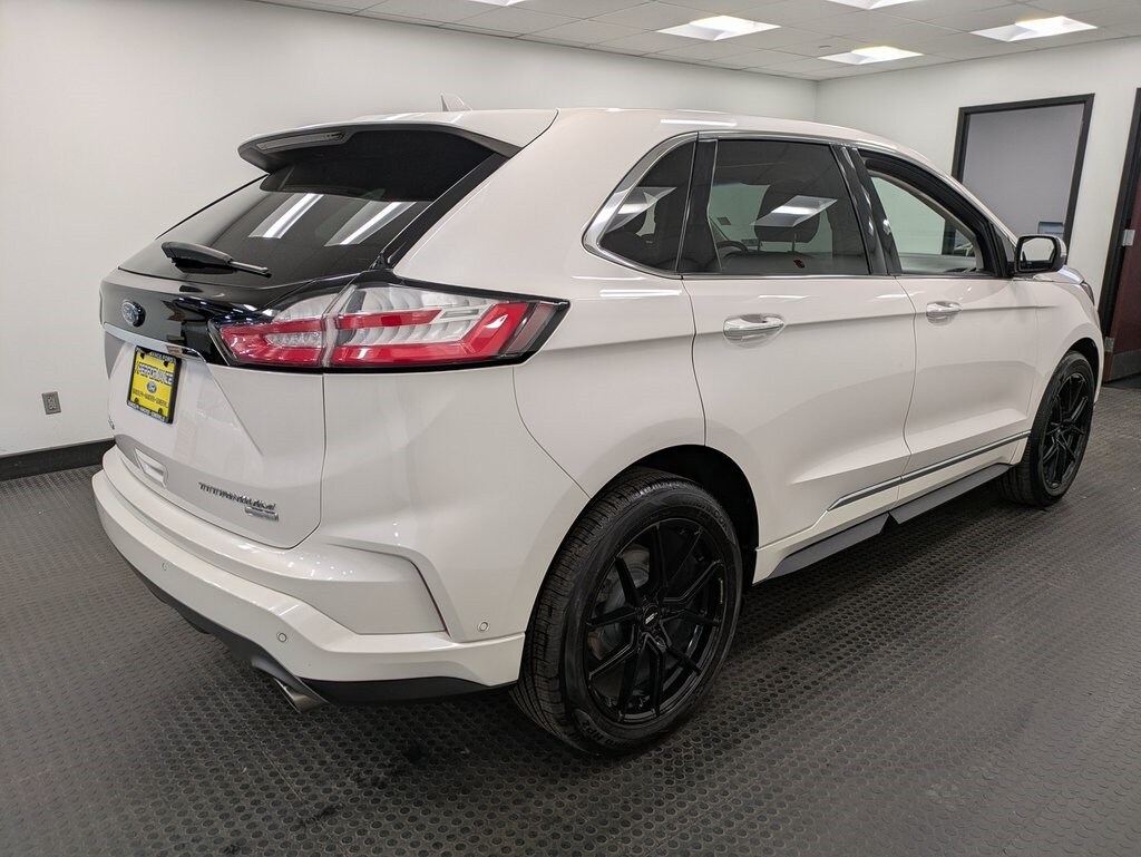 2019 Ford Edge Titanium photo 4