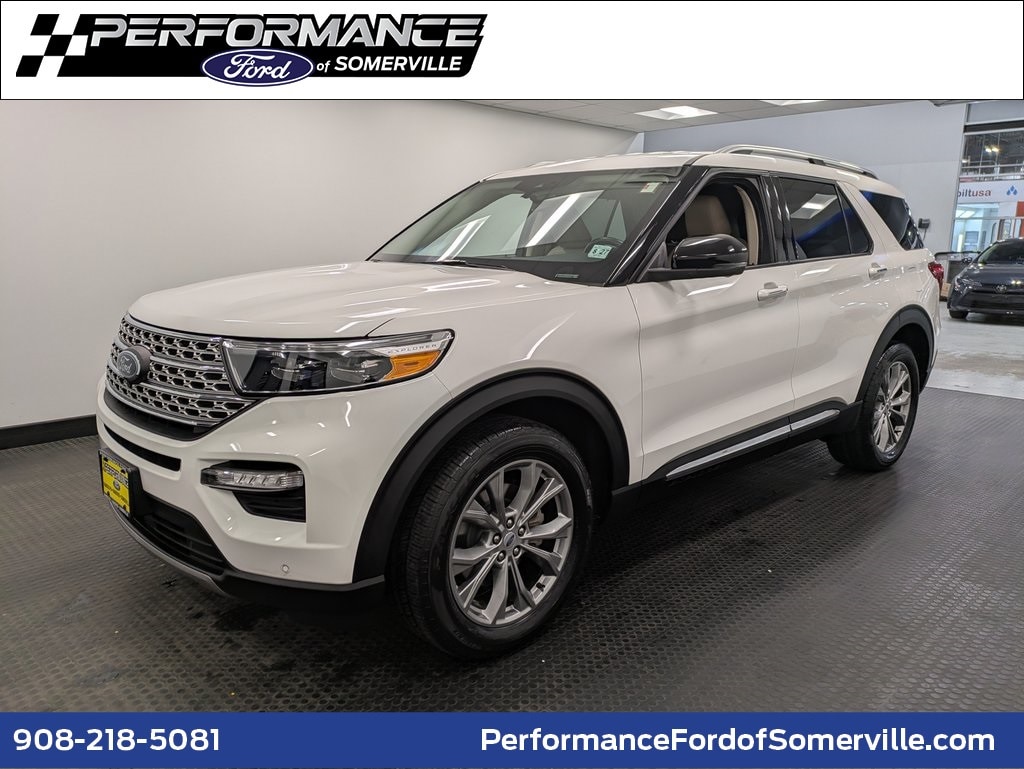 2022 Ford Explorer Limited's photo