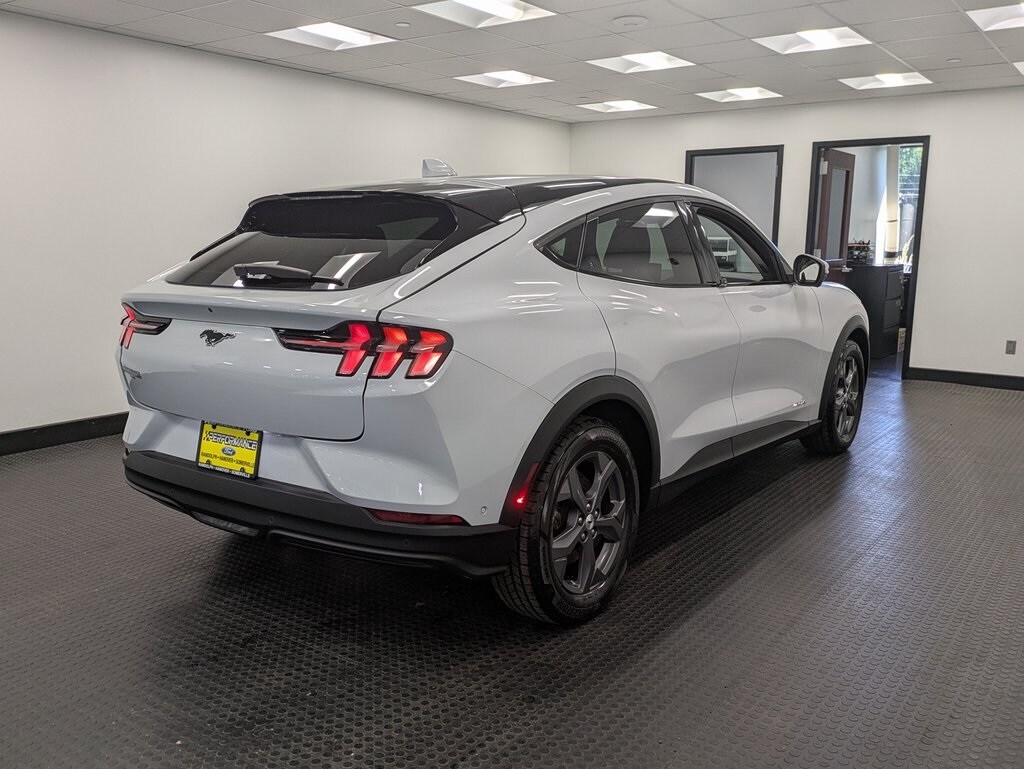 2022 Ford Mustang Mach-E Select photo 4