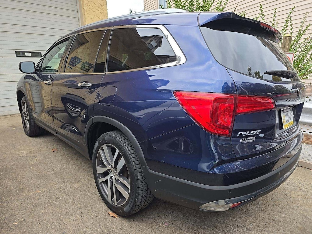 Used 2017 Honda Pilot Elite SUV