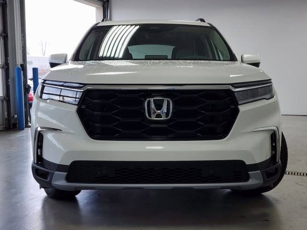 New 2025 Honda Pilot Touring SUV
