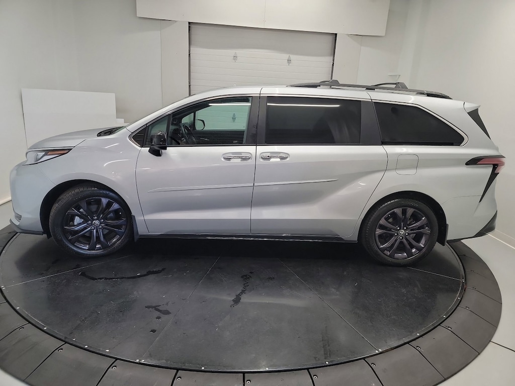 Used 2022 Toyota Sienna XSE Van Passenger Van