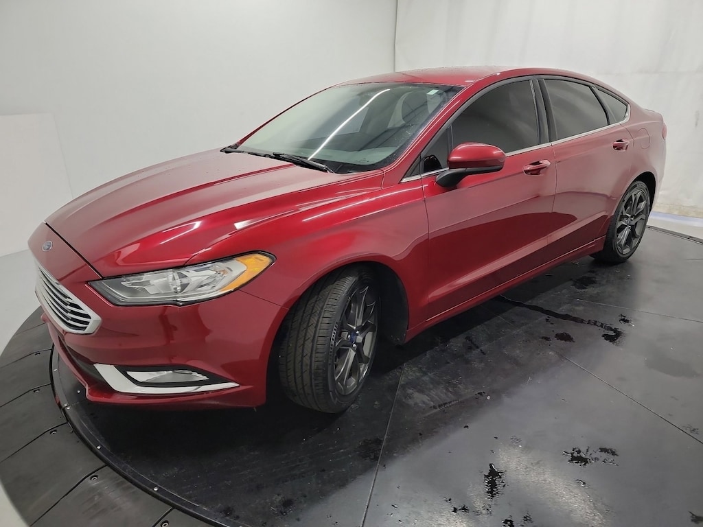 Used 2018 Ford Fusion SE Sedan