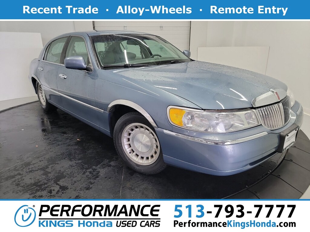 Used 2000 Lincoln Town Car Executive Sedan
