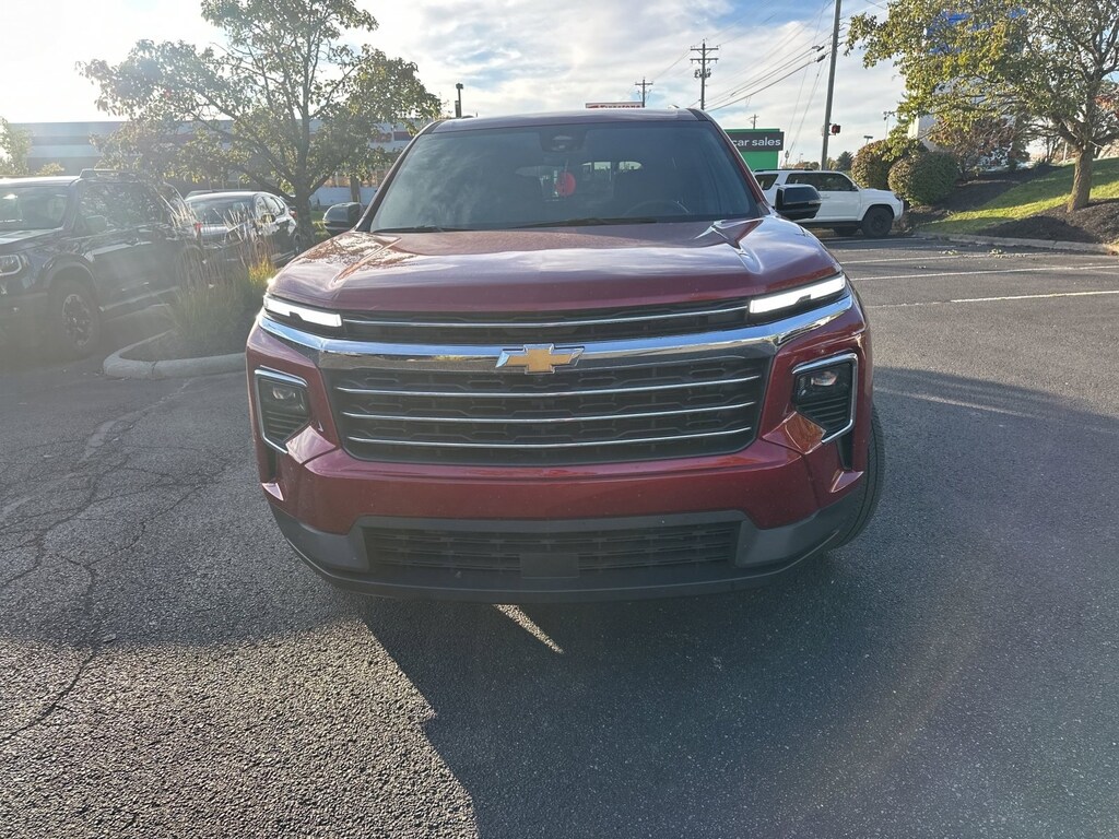 Used 2024 Chevrolet Traverse FWD LT SUV