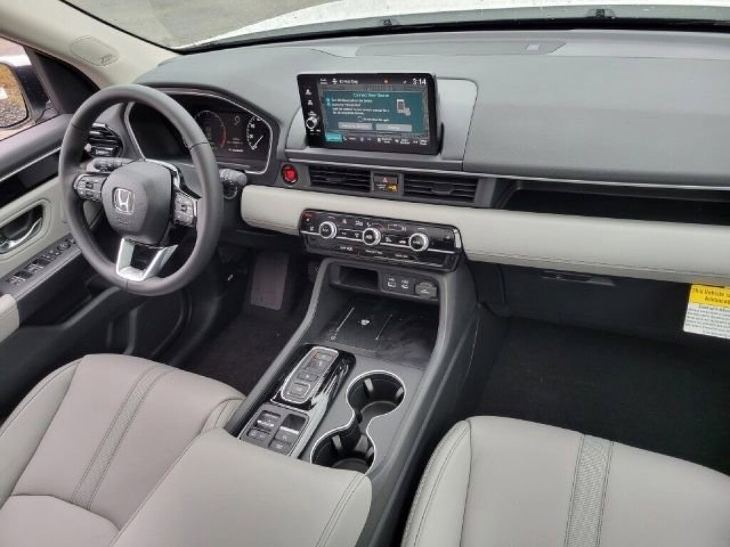 New 2025 Honda Pilot Touring SUV