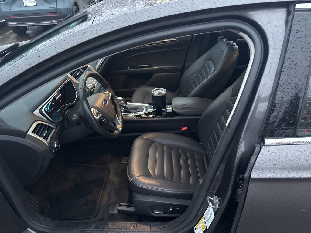 Used 2016 Ford Fusion SE Sedan