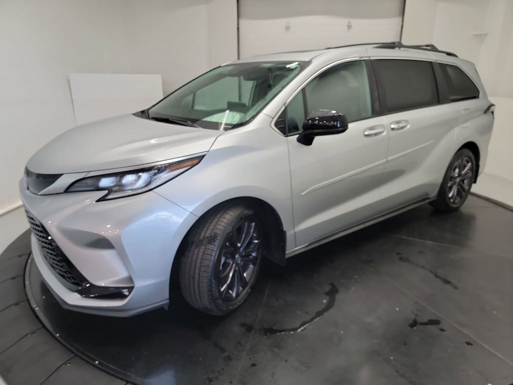 Used 2022 Toyota Sienna XSE Van Passenger Van