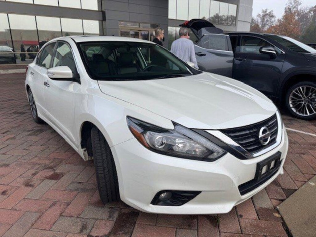 Used 2017 Nissan Altima 2.5 SL Sedan