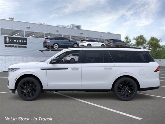 2025 Lincoln Navigator L Reserve photo 3
