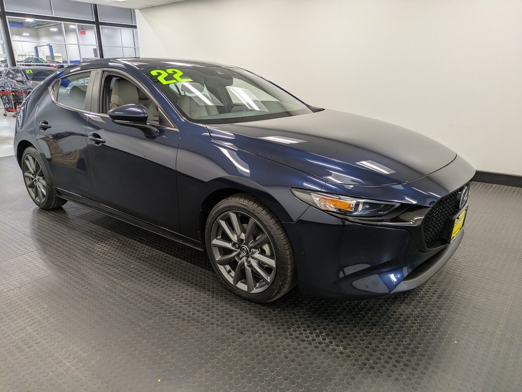 2022 Mazda Mazda3 Preferred Hatchback photo 3