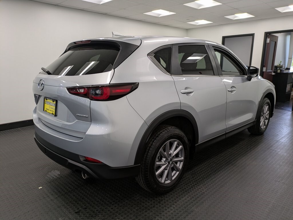 2023 Mazda CX-5 2.5 S Preferred photo 4