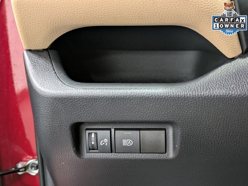 2022 Toyota RAV4 LE - Photo 22