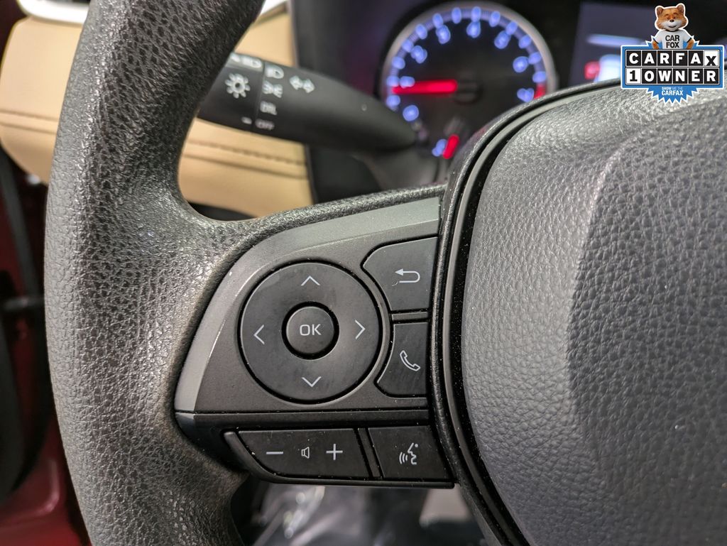 2022 Toyota RAV4 LE - Photo 17