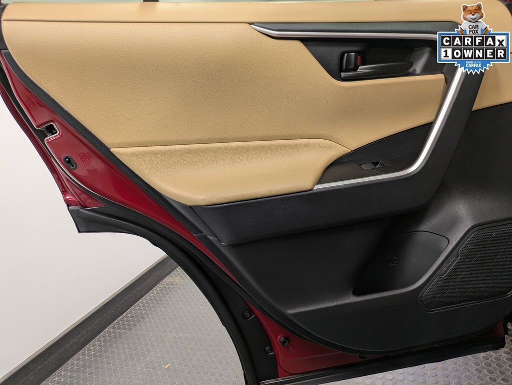 2022 Toyota RAV4 LE - Photo 23