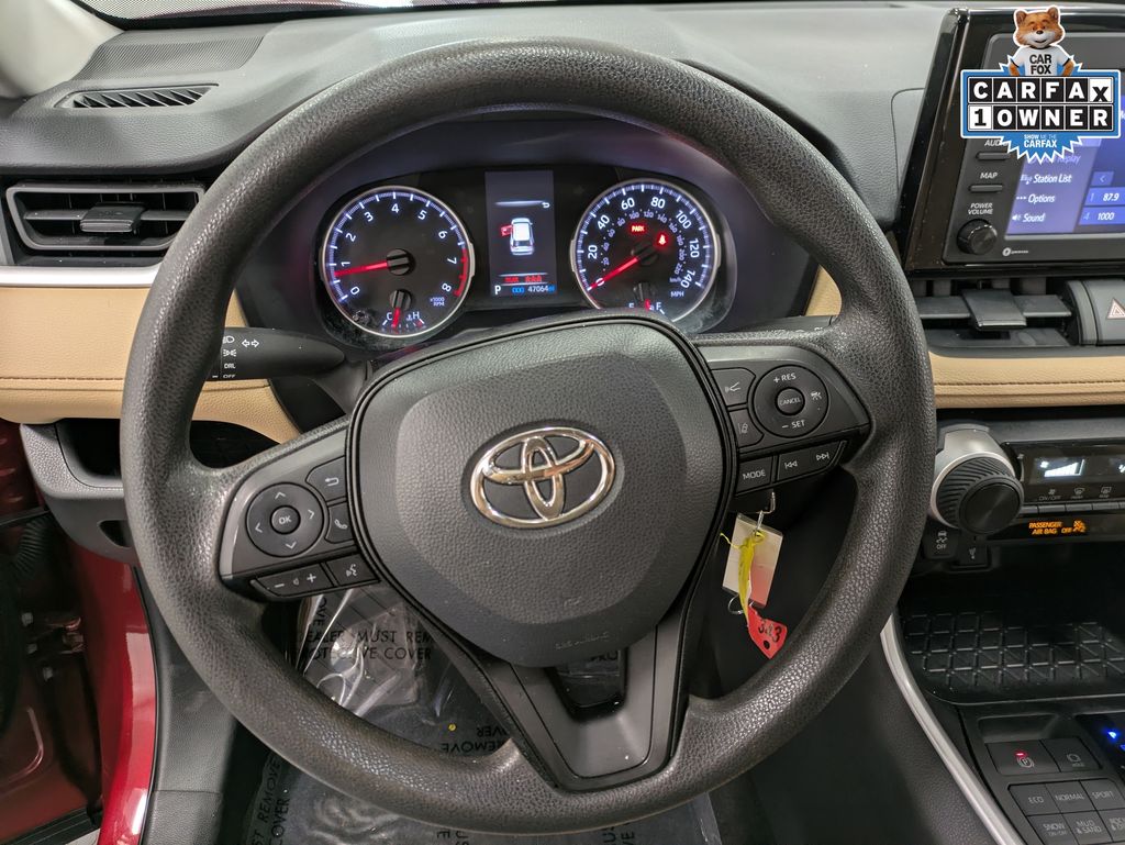2022 Toyota RAV4 LE - Photo 21