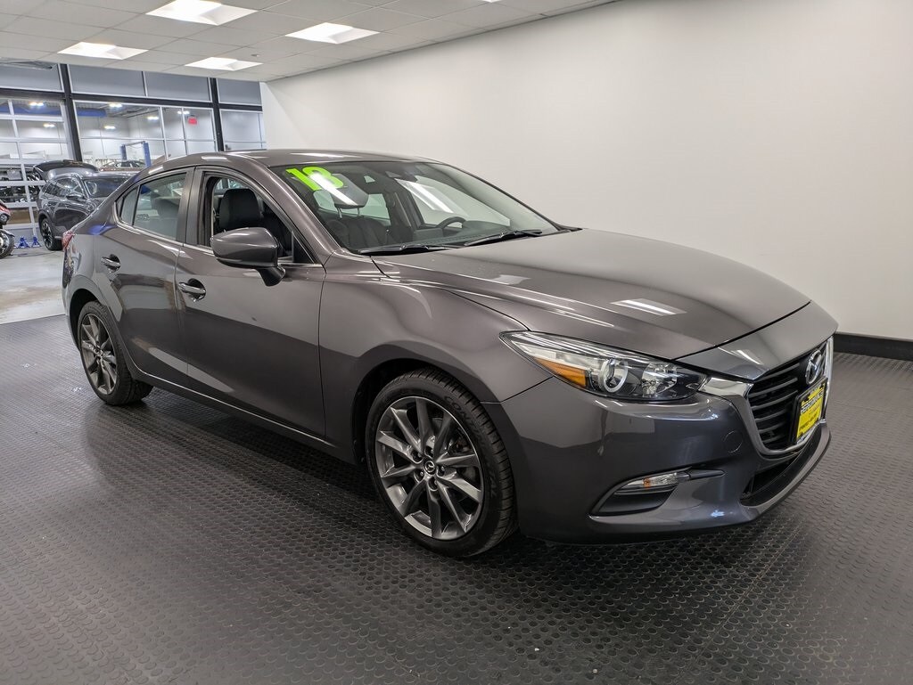 2018 Mazda Mazda3 Touring photo 3