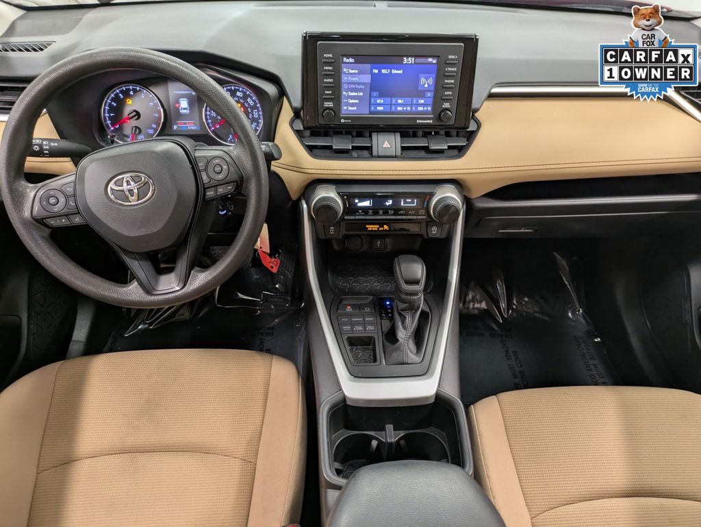 2022 Toyota RAV4 LE - Photo 24